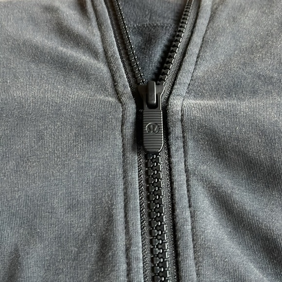 Lululemon Zip-Up - Picture 5 of 6